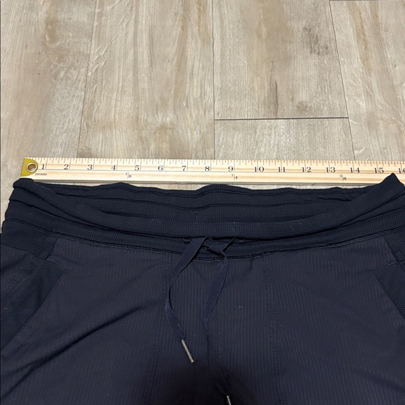 Lululemon Dance Studio Pants Size 6 34.5” Inseam - Picture 2 of 8
